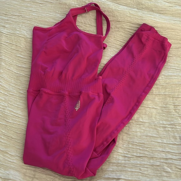 NEW FREE PEOPLE - Pink Athletic Jumpsuit with Criss Cross Back size M/L - Picture 5 of 9